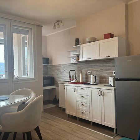 Red Square Apartment ピロト エクステリア 写真