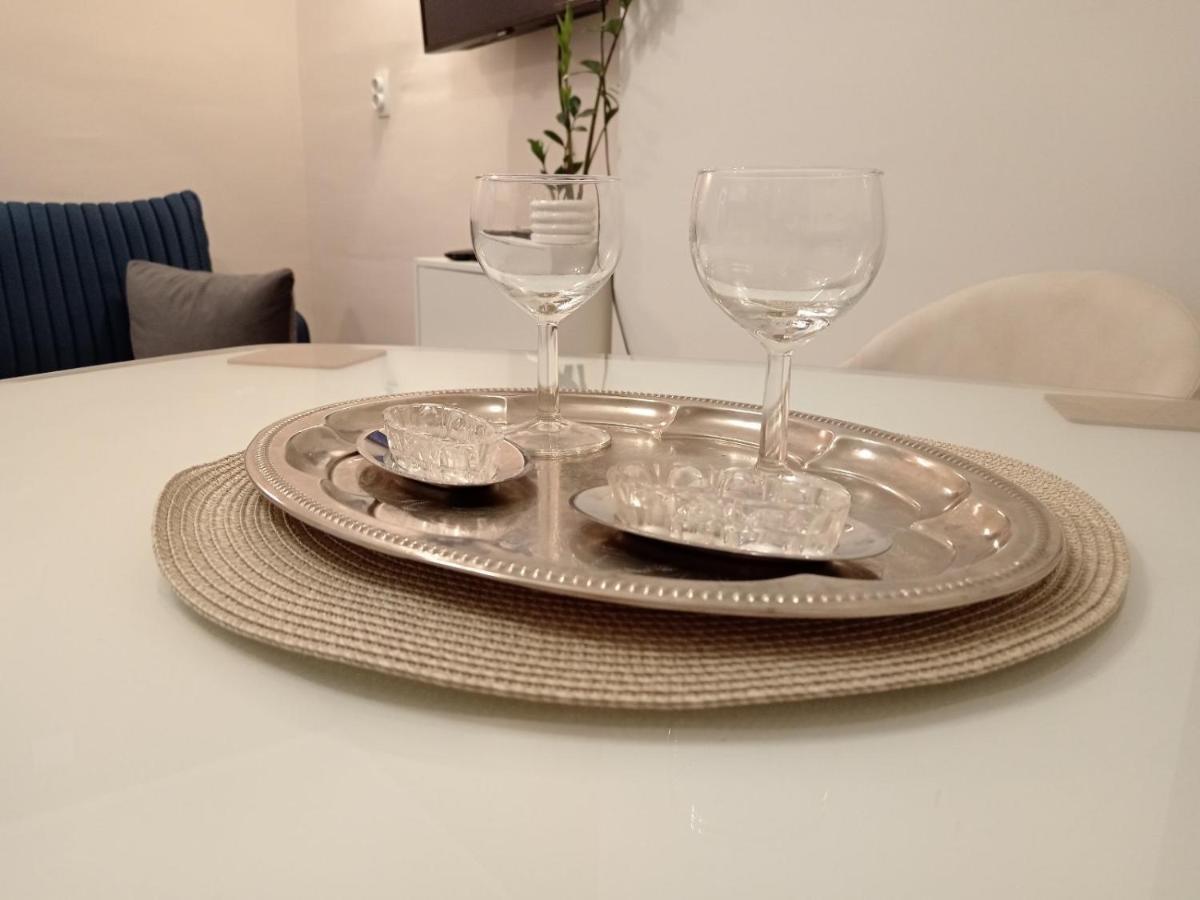 Red Square Apartment ピロト エクステリア 写真