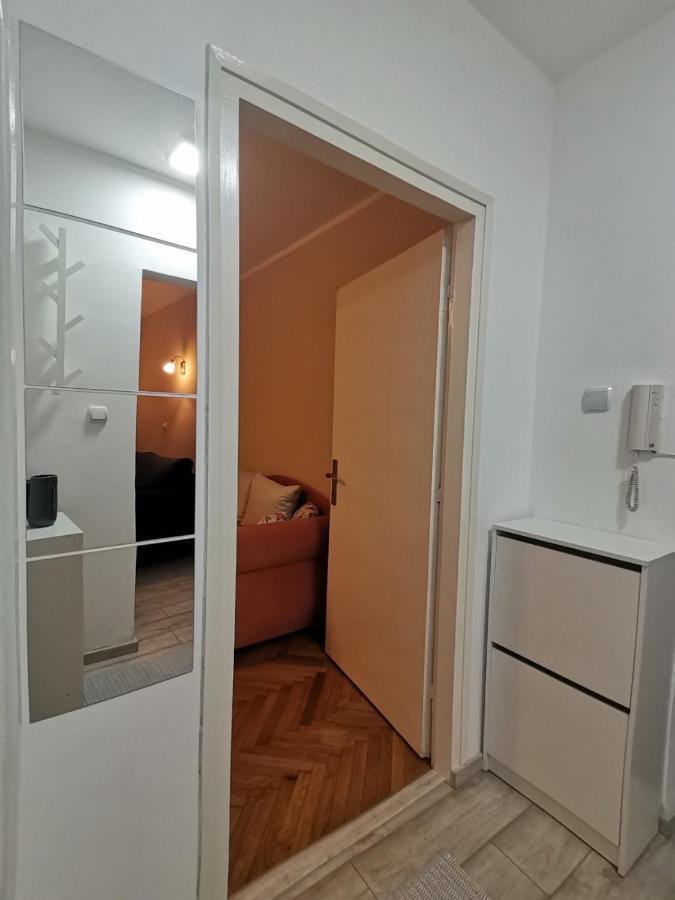 Red Square Apartment ピロト エクステリア 写真