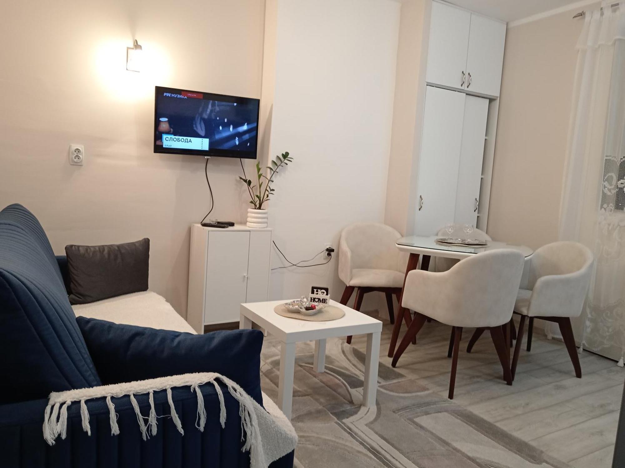 Red Square Apartment ピロト エクステリア 写真