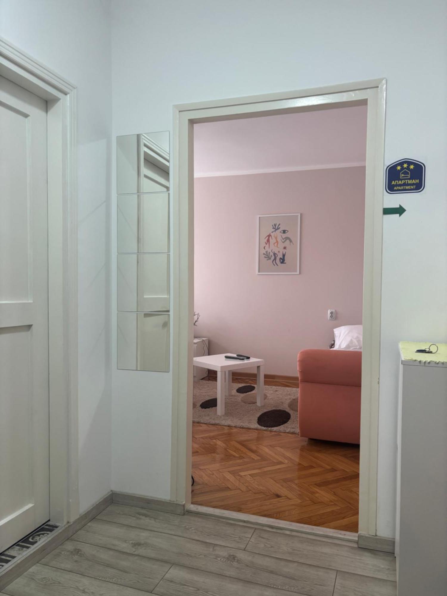 Red Square Apartment ピロト エクステリア 写真