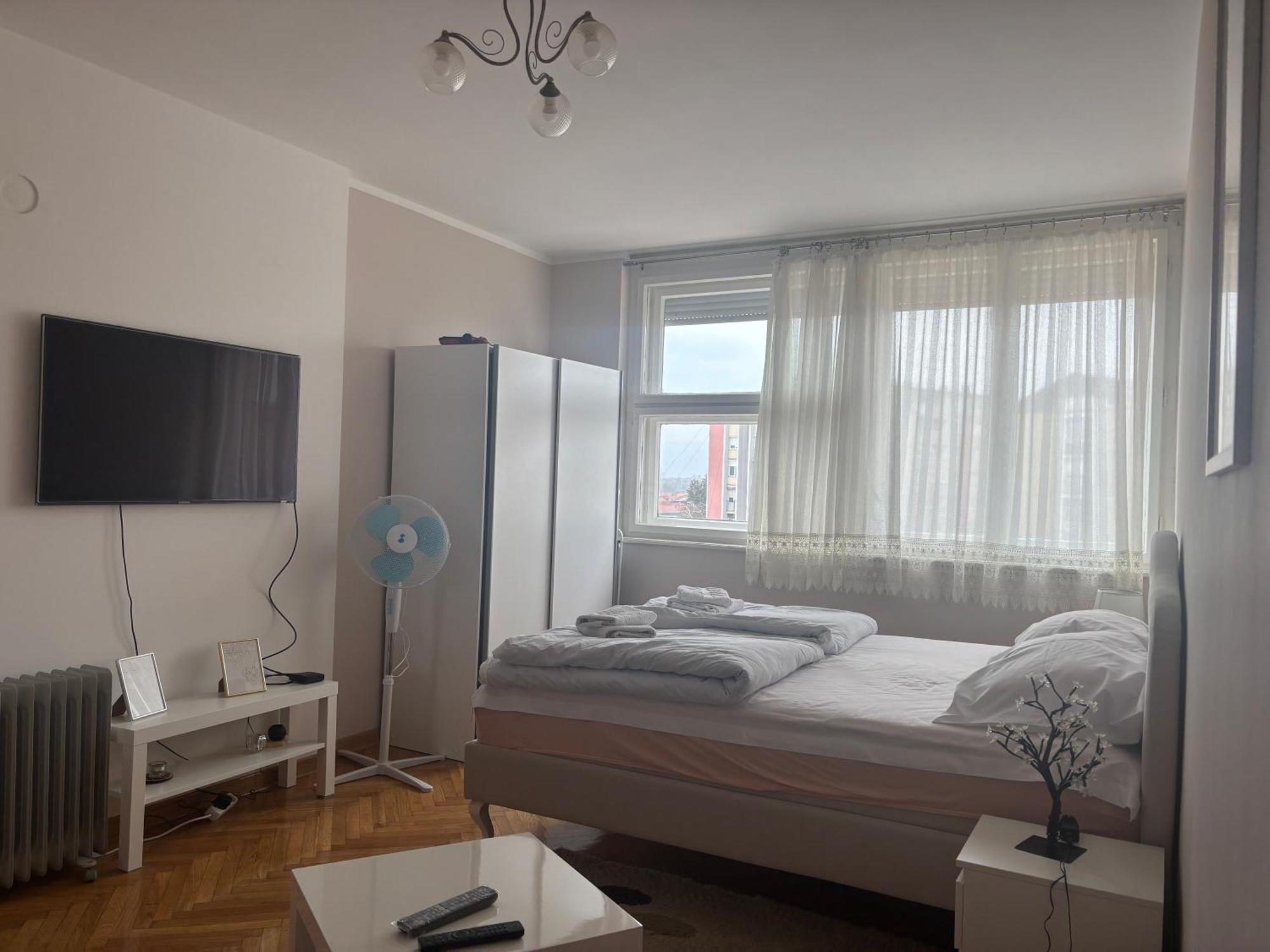Red Square Apartment ピロト エクステリア 写真