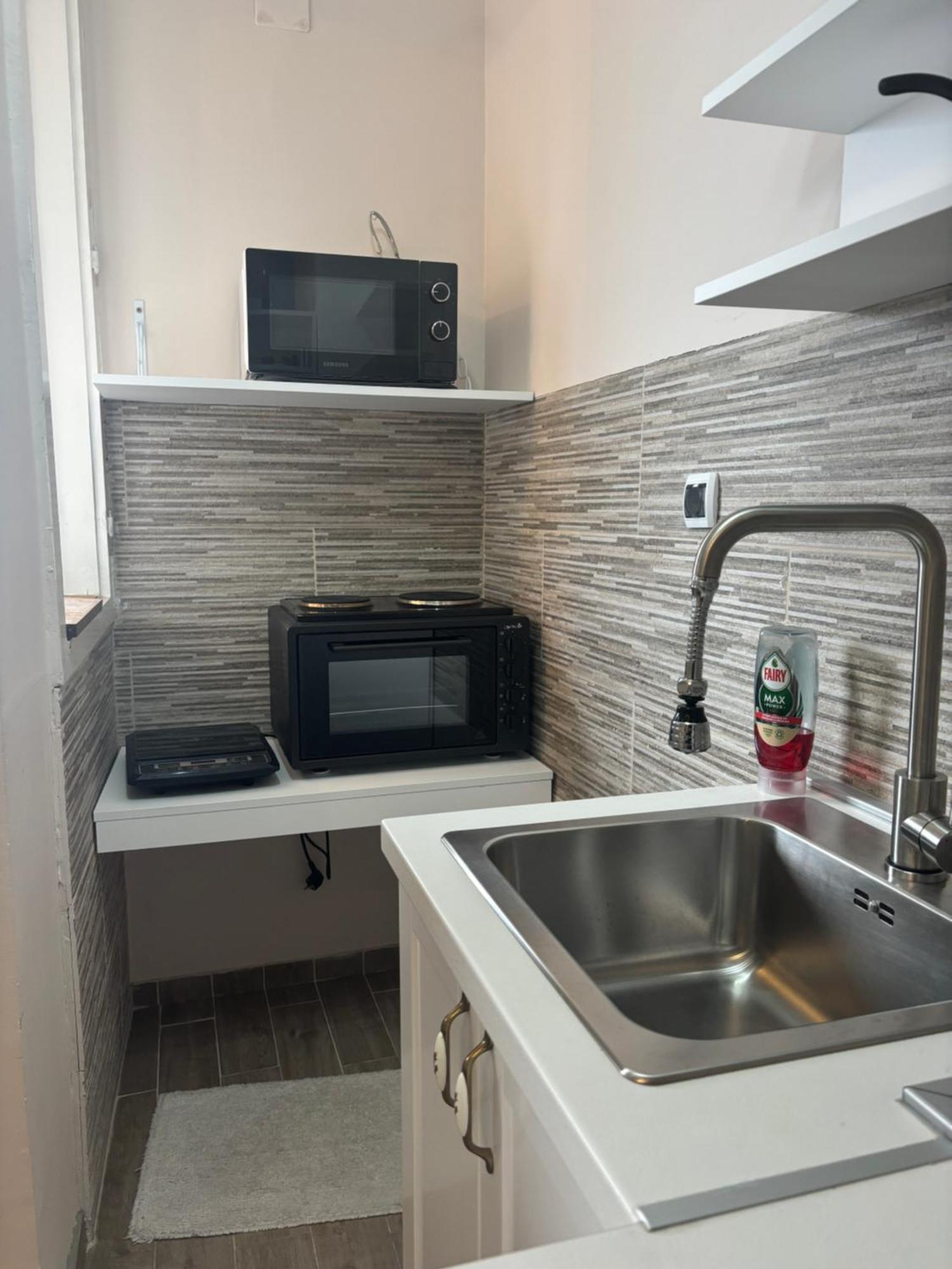 Red Square Apartment ピロト エクステリア 写真